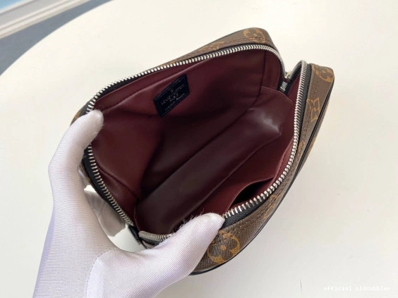 Official oldcobbler VUITTON LOUIS PM POUCH TOILETRY 0730